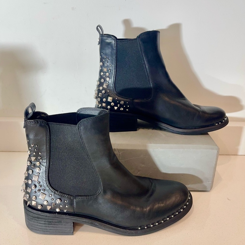 $190 Sam Edelman silver Studded Chelsea Boots Dover Moto Black leather sz 8 - Picture 6 of 15